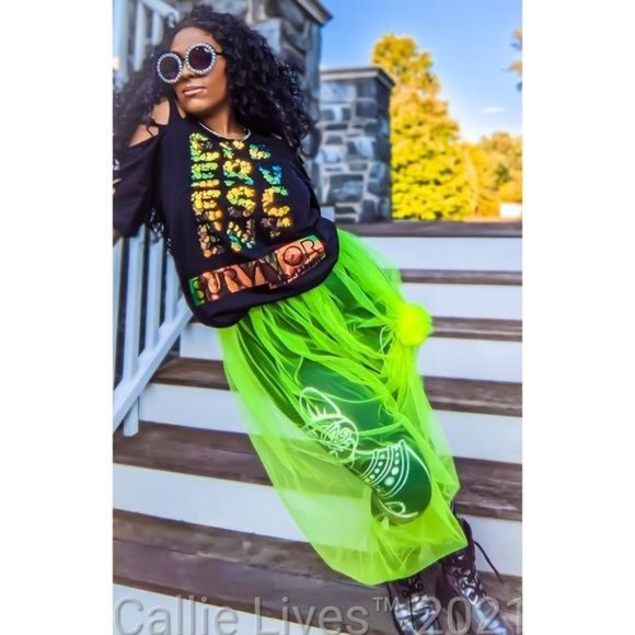 Miz Effervescent Survivor Black Custom Cut Graphic Tee Shirt - Picture 15 of 16